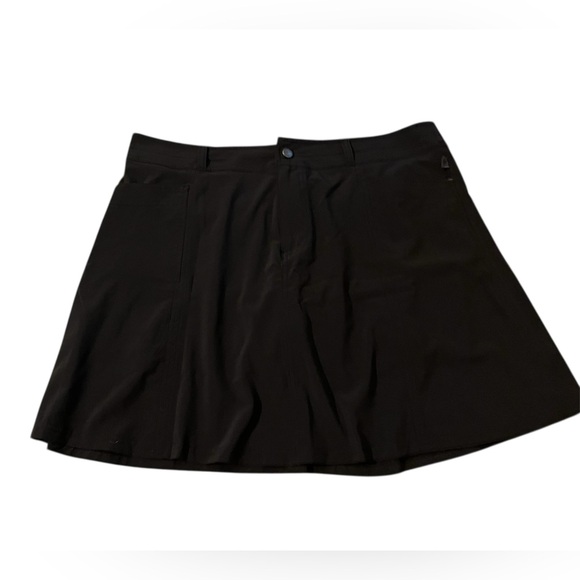 L.L. Bean Dresses & Skirts - LL Bean Black Active Skort Womens Size 14 Built In‎ Shorts Athletic Golf Tennis